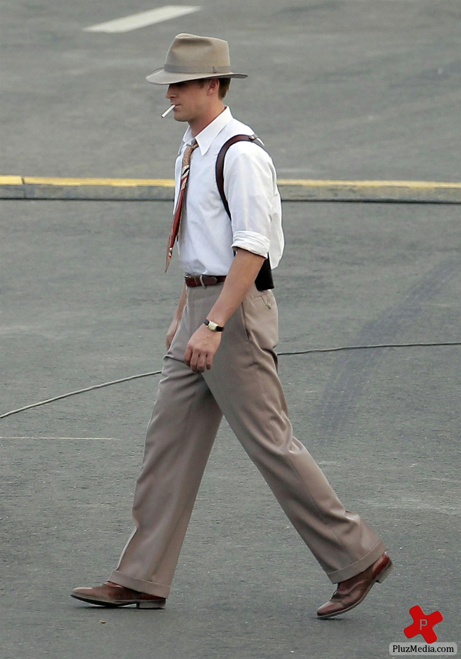 Ryan Gosling on the set of his new movie 'The Gangster Squad' photos | Picture 78998